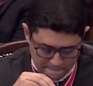 Imagem - Indicado por Tarcísio chora em posse no TCE-SP ao lembrar de Bolsonaro