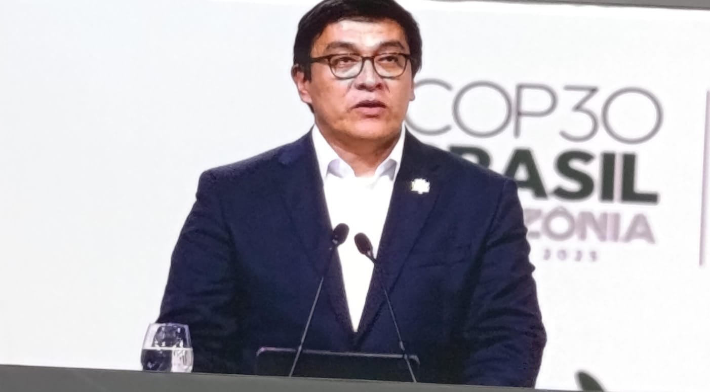 Representante do Quirguistão, Edil Baisalov, vice-presidente do Gabinete de Ministros