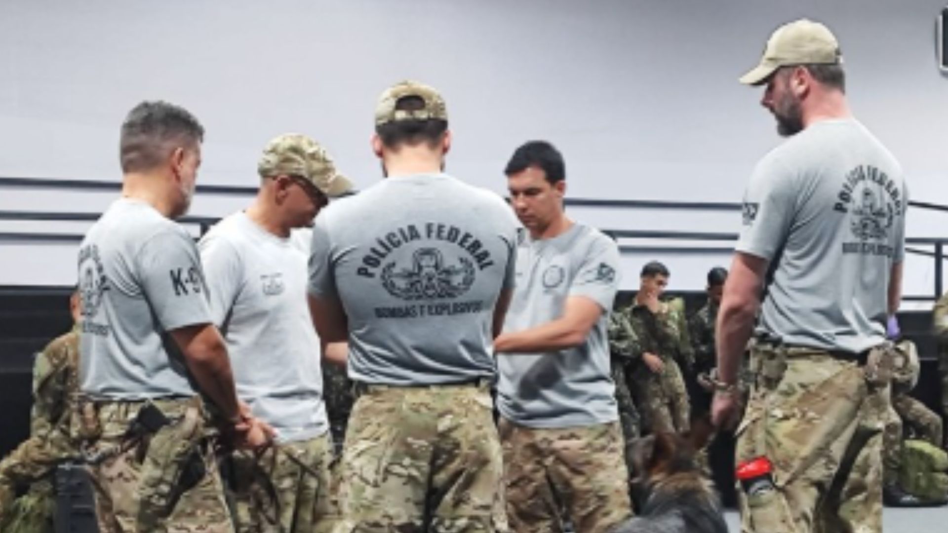 Agentes da PF realizam atividade de segurança antes de passar o espaço para a ONU