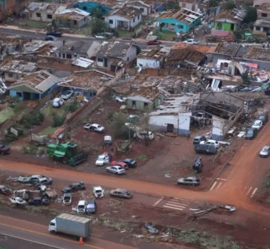 Imagem - Famílias atingidas por tempestade no Paraná vão receber até R$ 50 mil