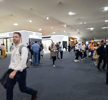 Imagem - Pavilhões, estandes e cafés já estão funcionando