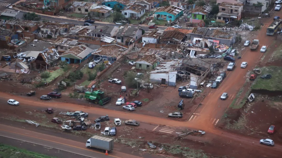(A medida foi encaminhada à Assembleia Legislativa já no sábado (8) e votada em regime de urgência no domingo (9) pelos deputados estaduais.)
