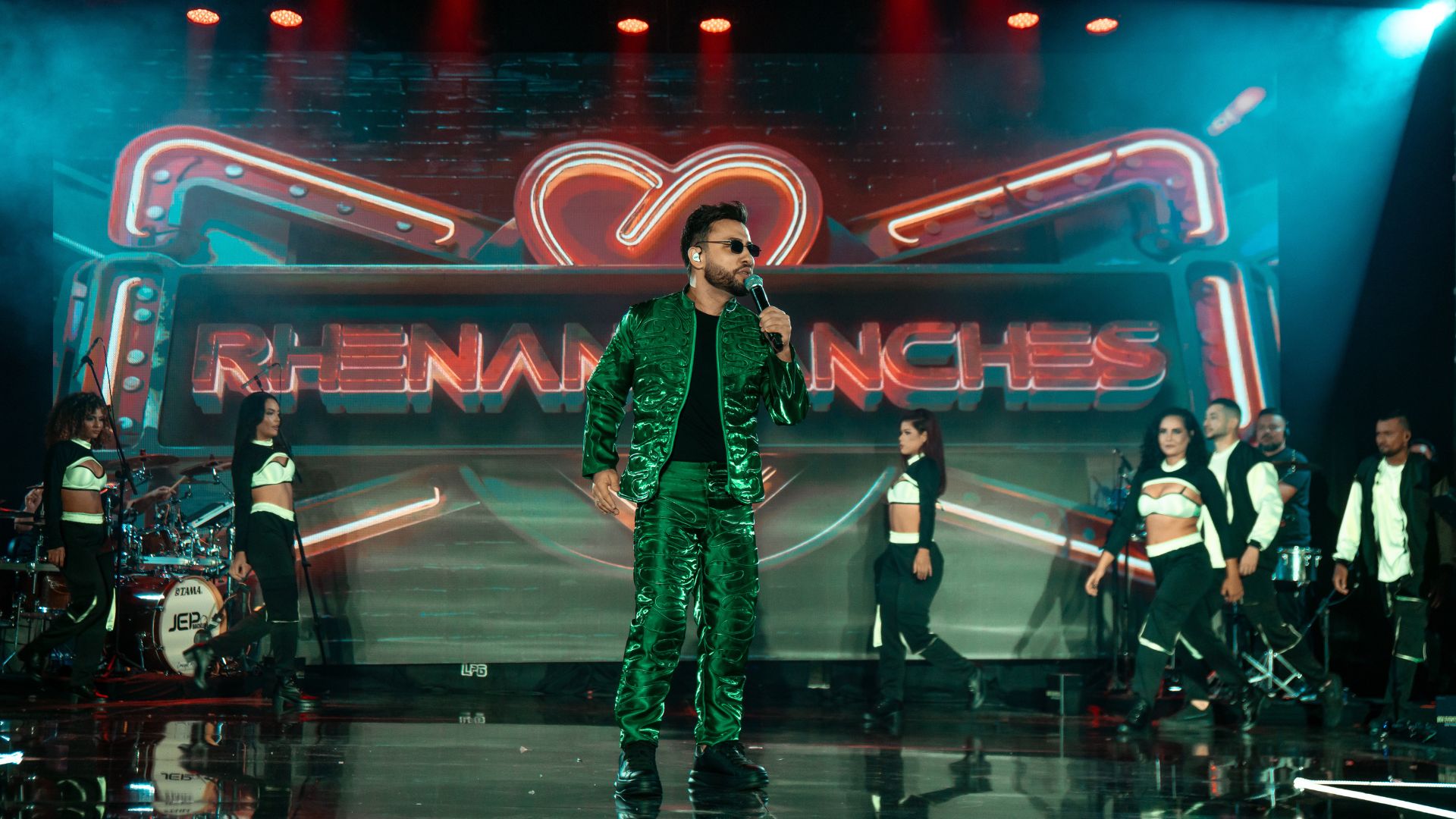 (Cantor paraense Rhenan Sanches relançou o hit "Tentativas em Vão".)