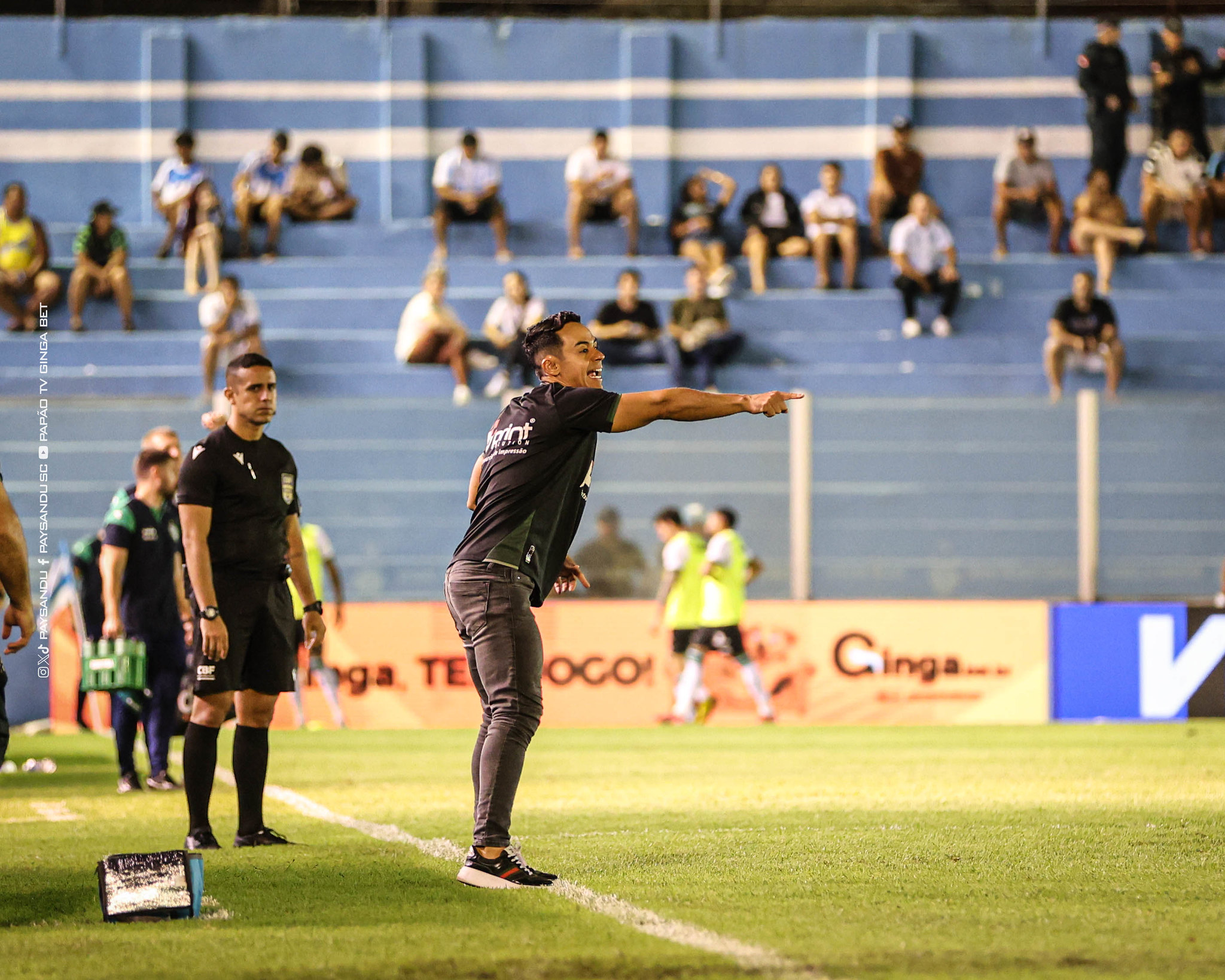 O treinador, que promoveu cinco atletas formados no clube, reforçou que a culpa pelos problemas não é dos jogadores