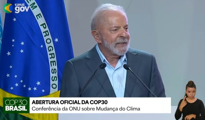 Presidente Luiz Inácio Lula da Silva discursa na abertura do evento
