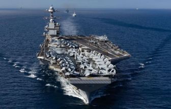 Maior porta-aviões do mundo chega à América Latina e aumenta tensão entre EUA e Venezuela