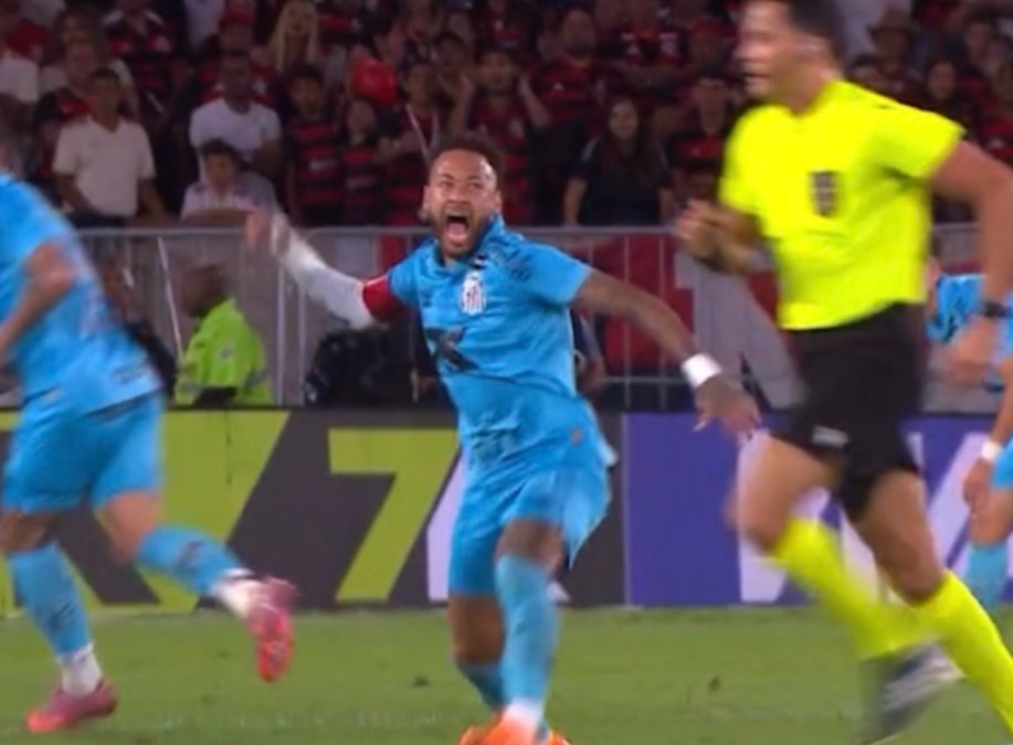 Neymar durante jogo contra o Flamengo -