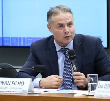 Imagem - Ministro dos Transportes é confundido com jornalista durante a COP30