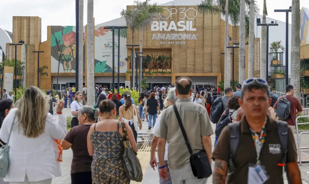 A Barqueata da Cúpula foi o primeiro ato político de uma extensa programação que se estende até o dia 16 de novembro.