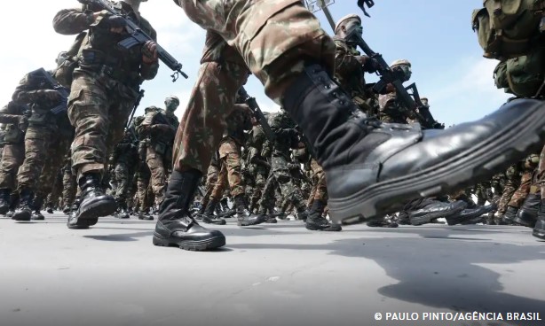 O STJ acolheu os argumentos da Defensoria Pública da União (DPU), que representou militares do Rio de Janeiro que foram obrigados a tirar licenças médicas em razão de sua transexualidade. 