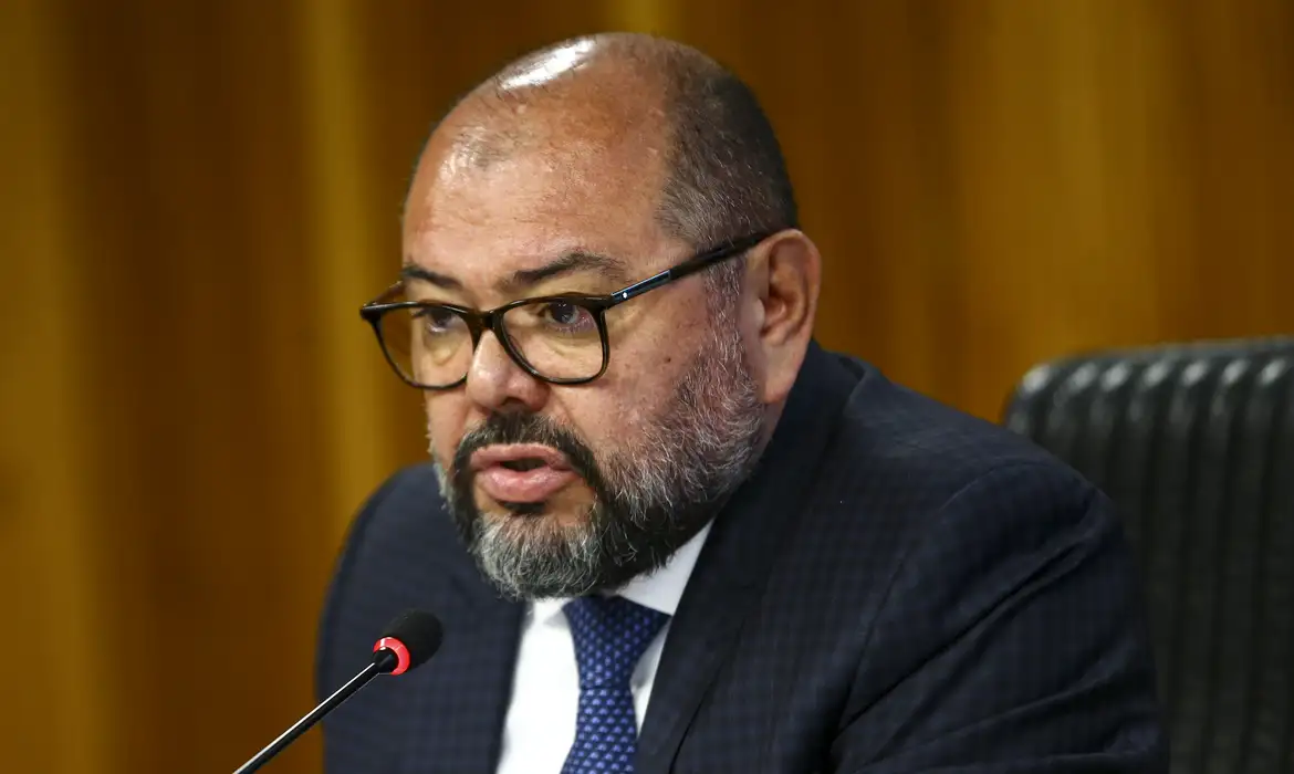 Imagem - PF aponta ex-ministro de Bolsonaro como pilar institucional de desvios