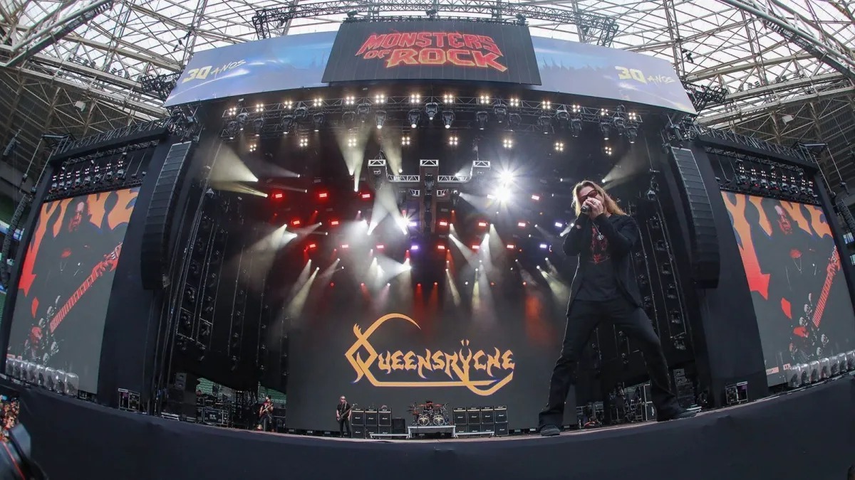 Palco do Monsters of Rock.