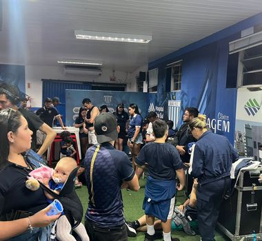 Imagem - Torcedores do Remo são acolhidos na sala de imprensa após confusão na Ressacada