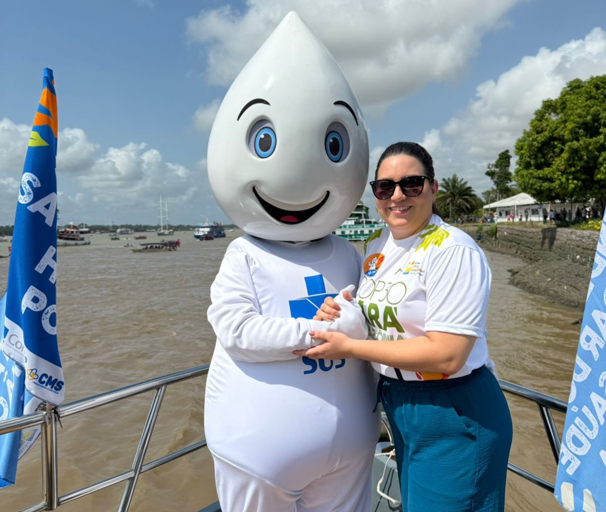 Dani Cruz, presidente do Conselho Estadual de Saúde, e Zé Gotinha