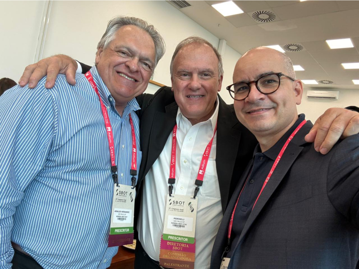 Ana Carolinna Meireles, Head de ESG da TIM e Ana Buchaim, VP de Sustentabilidade da B3, em cerimônia de reconhecimento das empresas presentes nos 3 principais índices ESG da Bolsa, durante a COP30, na EY House, na noite dessa quarta, 12, em Belém.
