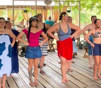 Imagem - Neozelandeses apresentam dança tradicional durante visita à Ilha do Combu, em Belém