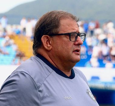 Imagem - Guto Ferreira admite erros, mas mantém confiança no acesso após derrota do Remo: ‘Acredito no grupo’