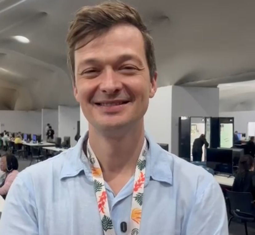 Correspondente internacional da Tv Globo, Felipe Santana