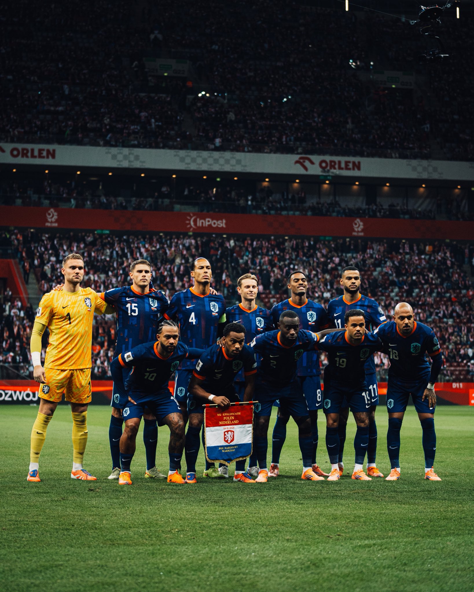 Holanda pode se classificar para a Copa nesta segunda-feira (17)