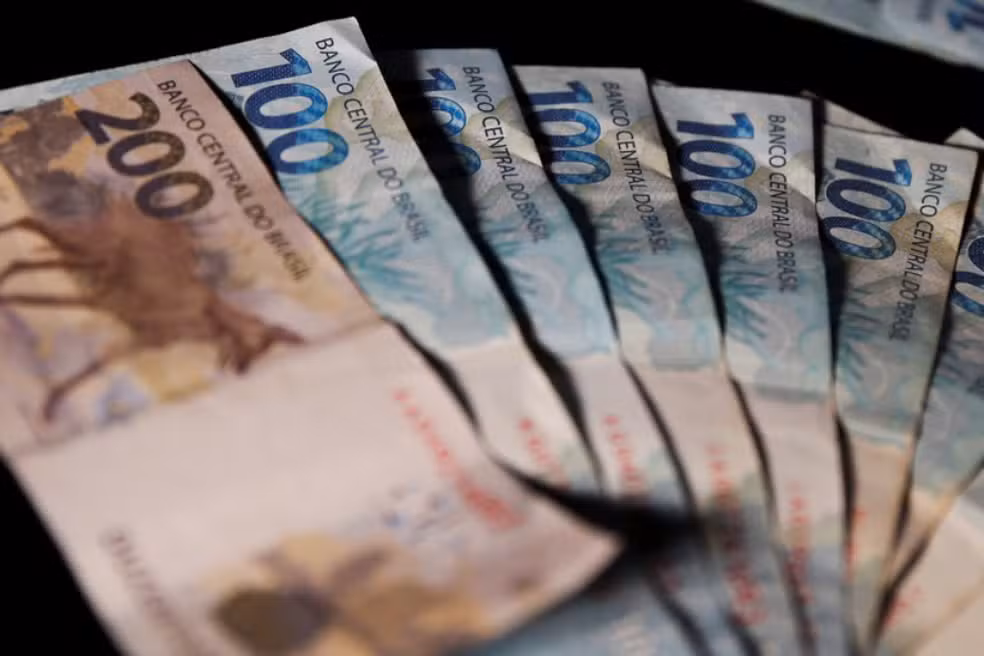 Limite de renda deixará de seguir o salário mínimo e será corrigido apenas pela inflação, o que deve reduzir gradualmente o número de beneficiários