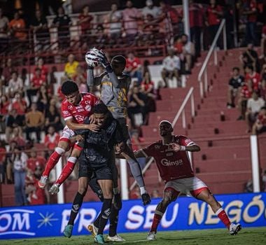 Imagem - Em jogo adiantado da última rodada, Vila Nova arranca empate com Volta Redonda