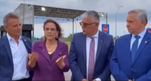 A comitiva, formada por quatro parlamentares ligados ao ex-presidente, foi ao presídio em Brasília para verificar condições do local e levantar argumentos sobre onde Bolsonaro deveria cumprir pena