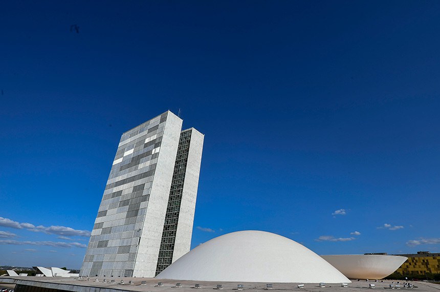 Orçamento de 2026 recebe 7,4 mil emendas, no total de R$ 255,5 bi.