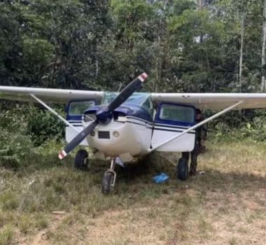 Imagem - Após pouso clandestino, aeronave é abatida pela FAB na Terra Yanomami em Roraima