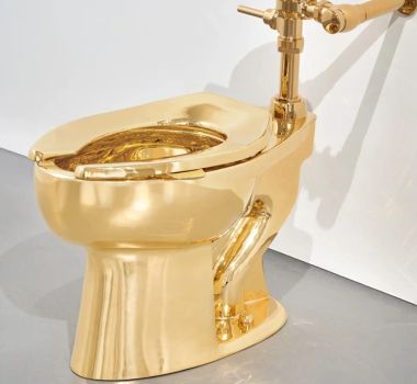 Imagem - Vaso sanitário de ouro impressiona ao ser arrematado por 64 milhões de reais