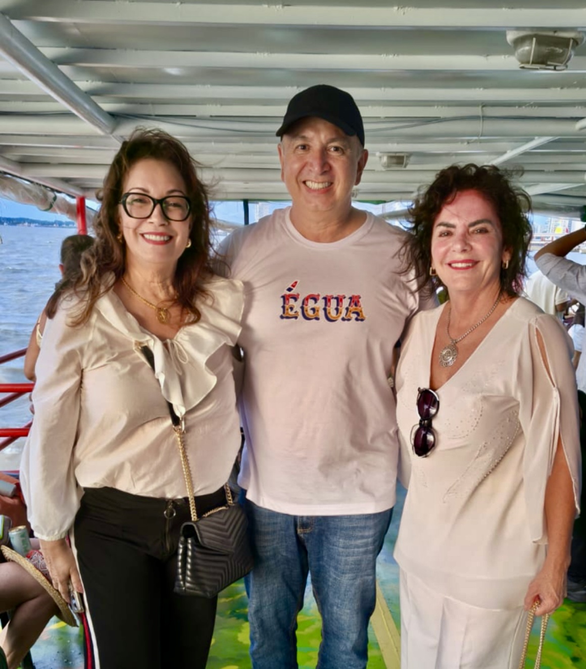 Eduardo Costa, secretário de Estado de Turismo, com a esposa, e Tiana Menezes, foram os anfitriões do passeio