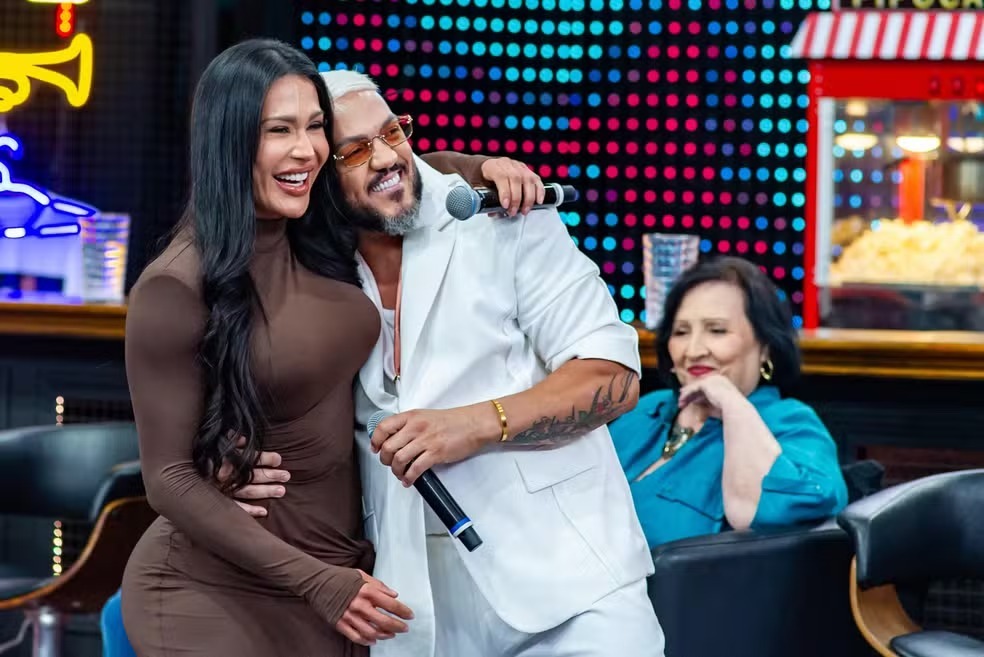 Gracyanne Barbosa e o cantor Belo estão oficialmente divorciados.