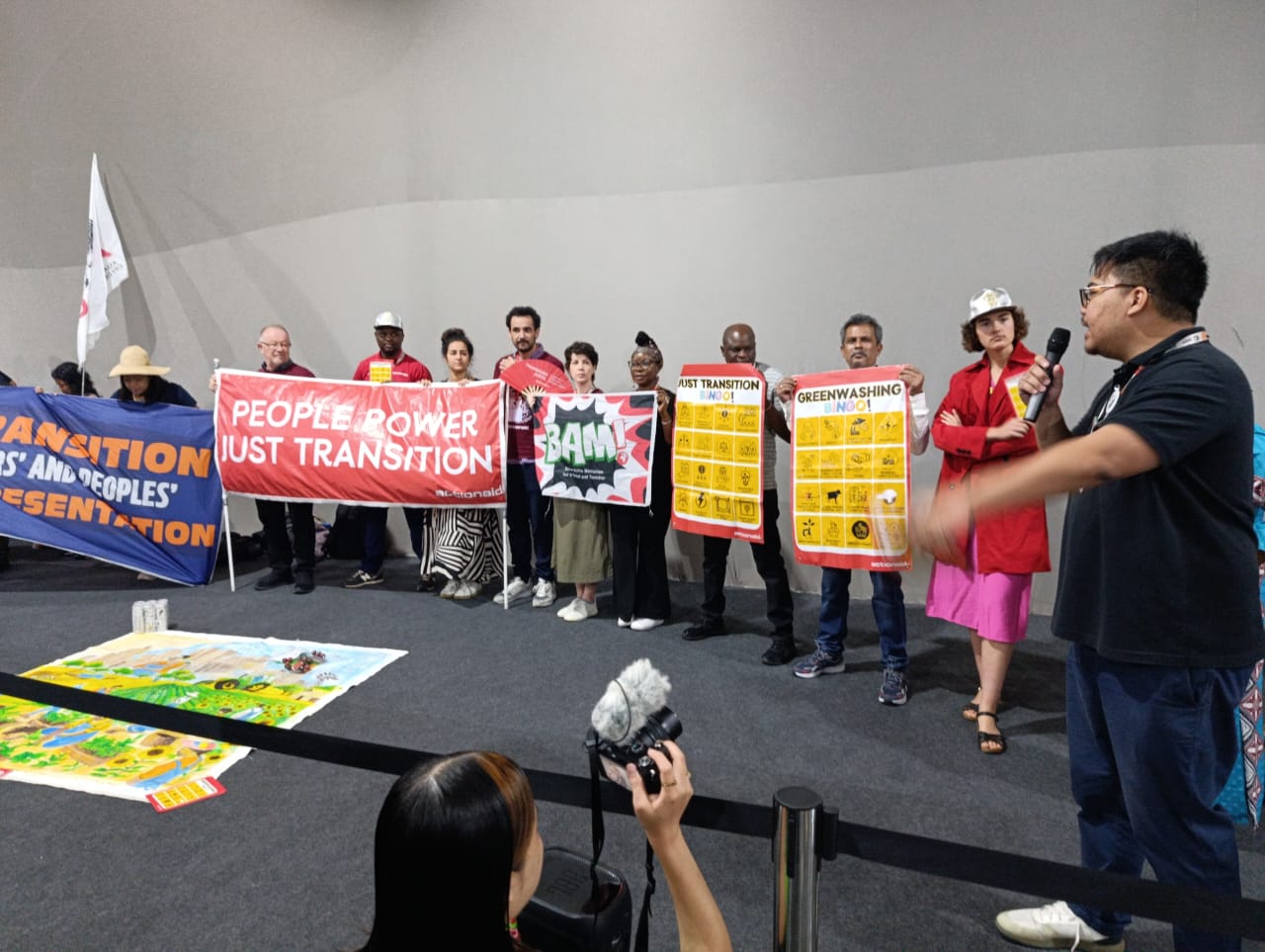 Protesto na Blue Zone na manhã desta quinta-feira (20(, penúltimo dia do evento