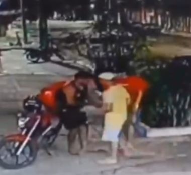 Imagem - Vídeo: entregador é assaltado enquanto aguarda cliente na Rua dos Timbiras, em Belém