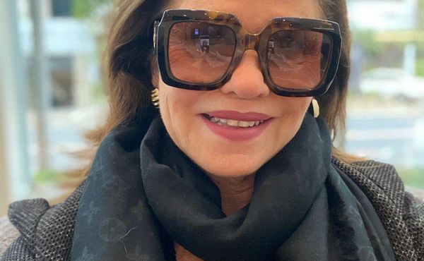 Lilian Regis celebra a chegada da neta portuguesa