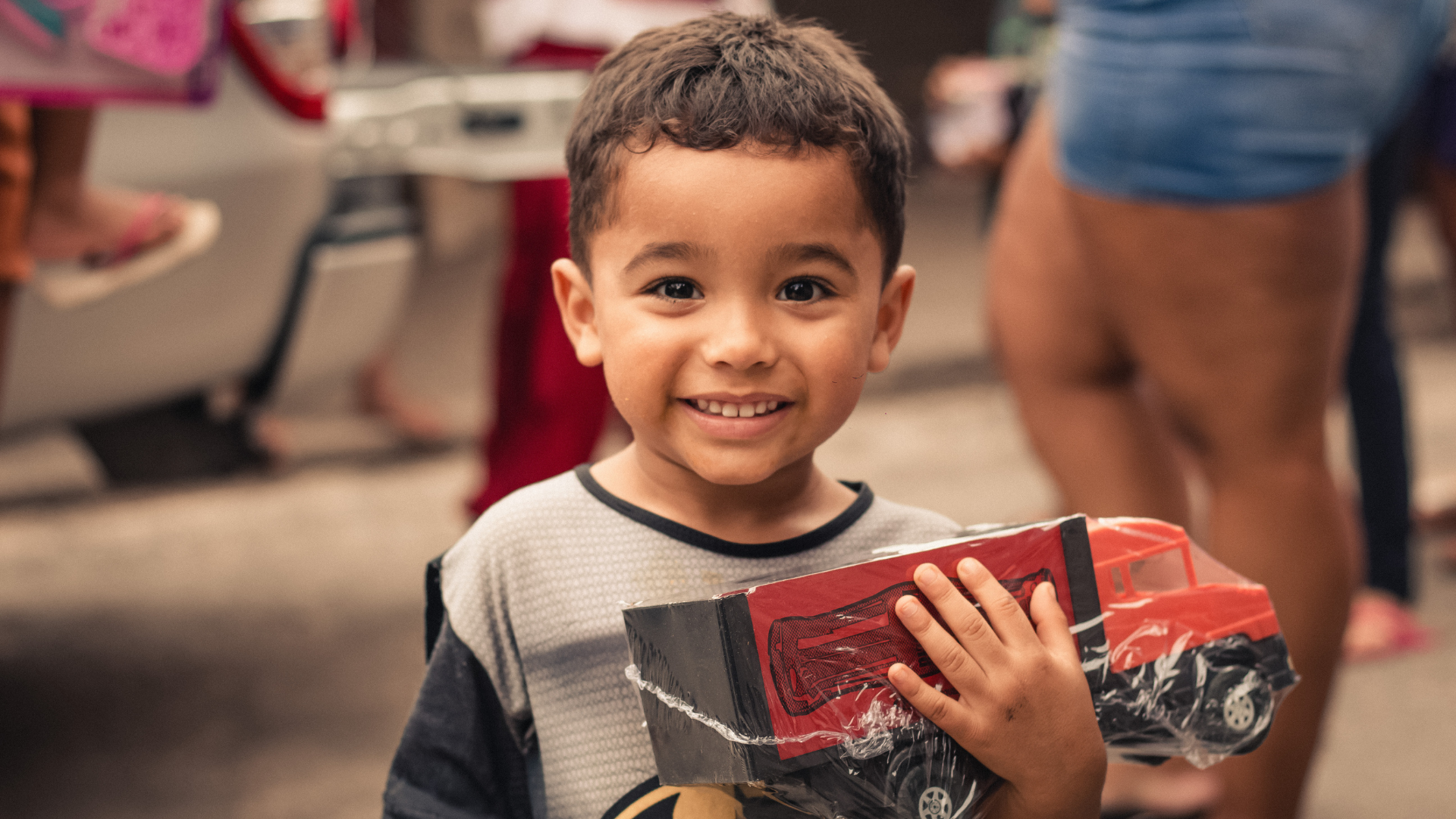 Até o dia 15 de dezembro a campanha 'Sonho de Natal' recebe doações de brinquedos que serão entregues para crianças atendidas por uma instituição especializada no acolhimento.