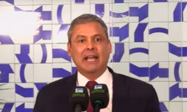 Imagem - Líder do PT questiona no STF e na Câmara saída de Ramagem do país