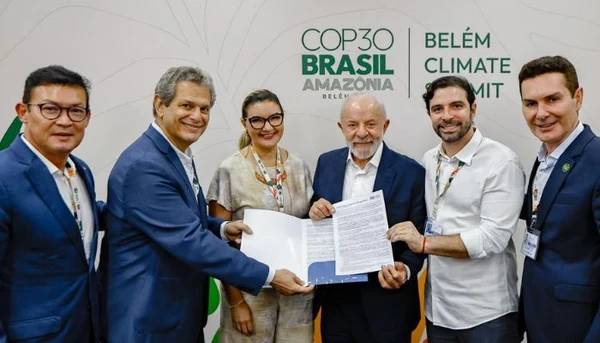 Lula recebe carta de prefeitos e é cobrado por mais protagonismo dos municípios na COP30