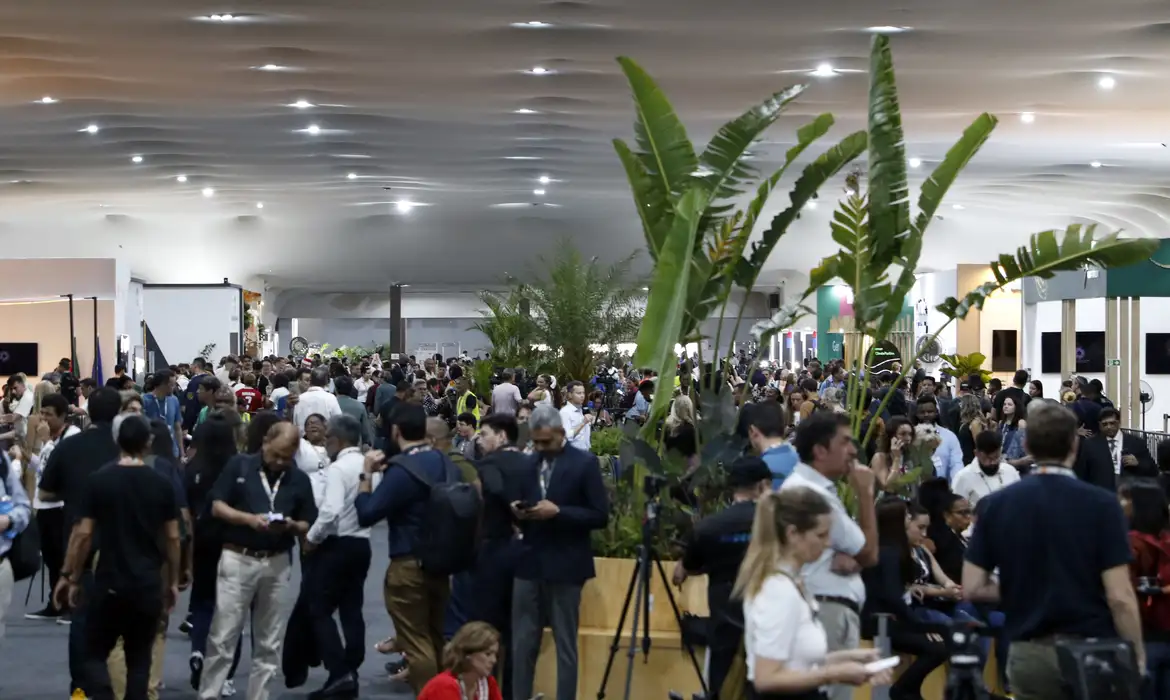 Imagem - A poucas horas do fim da COP30, negociações prosseguem em Belém