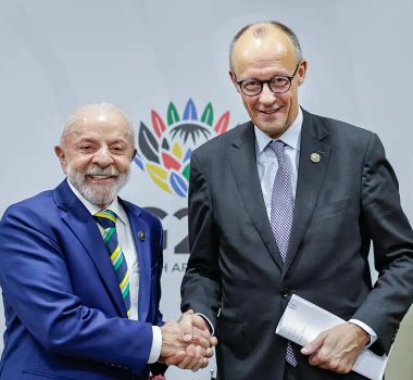 Imagem - Lula e premiê alemão se reúnem após polêmica sobre Belém