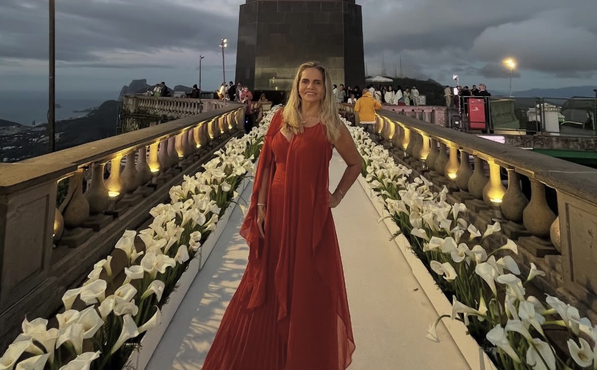 A amiga Tânia Tavernard festejou a passagem de mais um ano na Austrália, ao lado do marido, Mauro, e do filho Caio, que lá reside. 