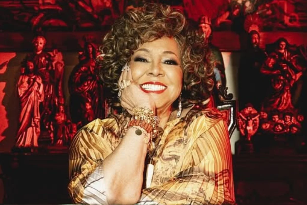 Alcione se irrita com fãs em shopping de Lisboa durante intervalo de turnê por Portugal