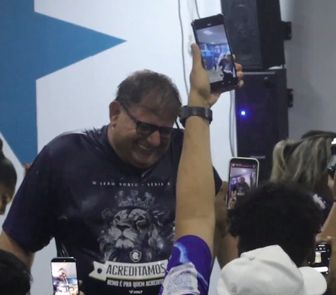 Imagem - Remo sela retorno à Série A após 31 anos e jogadores surpreendem Guto Ferreira com banho gelado