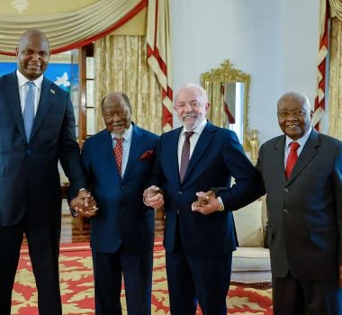 Imagem - Lula assina acordos de cooperação entre Brasil e Moçambique
