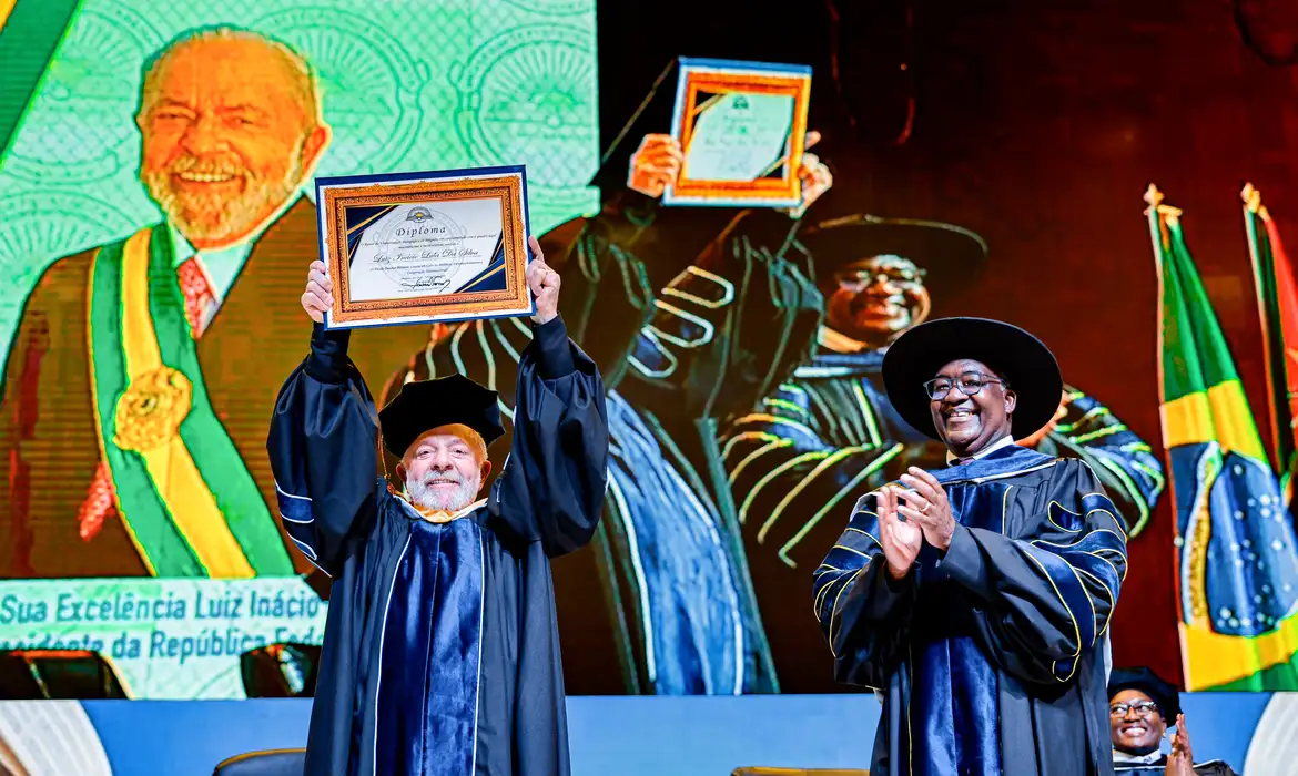 Presidente recebe honraria em Moçambique -