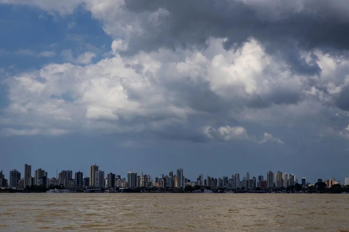 Imagem - INMET emite alerta de chuvas intensas em Belém e Região até quarta-feira