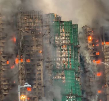 Imagem - Incêndio atinge complexo habitacional em Hong Kong e deixa ao menos quatro mortos
