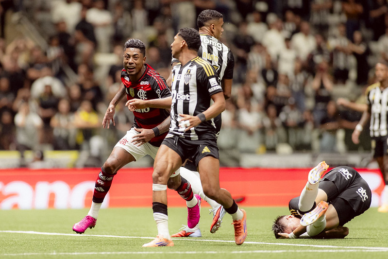 Bruno Henrique marcou o gol do empate no apagar das luzes -