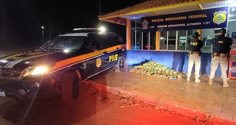 PRF apreende 161 kg de drogas durante fiscalização na BR-230, em Vitória do Xingu, no Pará. 
