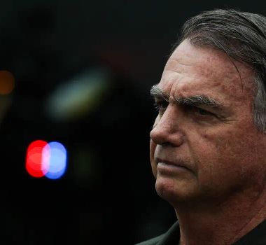 Imagem - Bolsonaro é atendido às pressas após crise de soluço e refluxo na PF