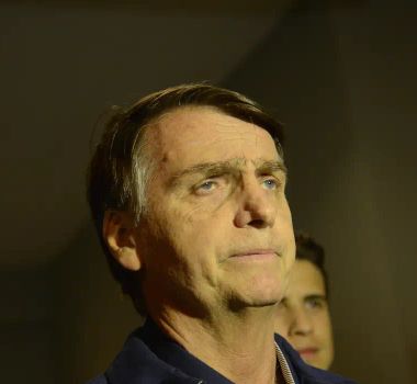 Imagem - Defesa diz que Bolsonaro não usou celular durante visita de Nikolas